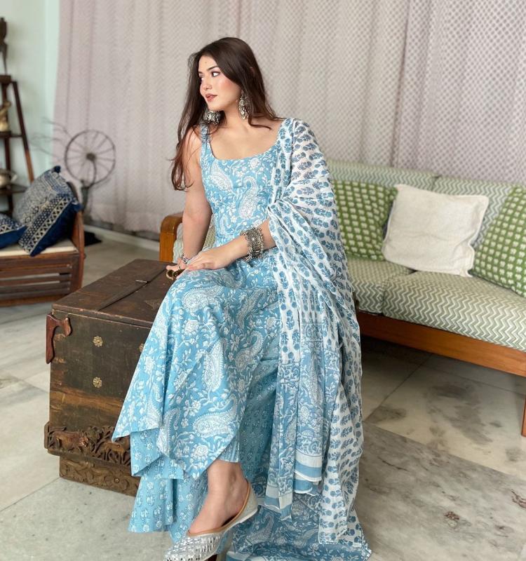 Summer Perfect Floral Kurta Set comes with Sleeves Attached Inside
